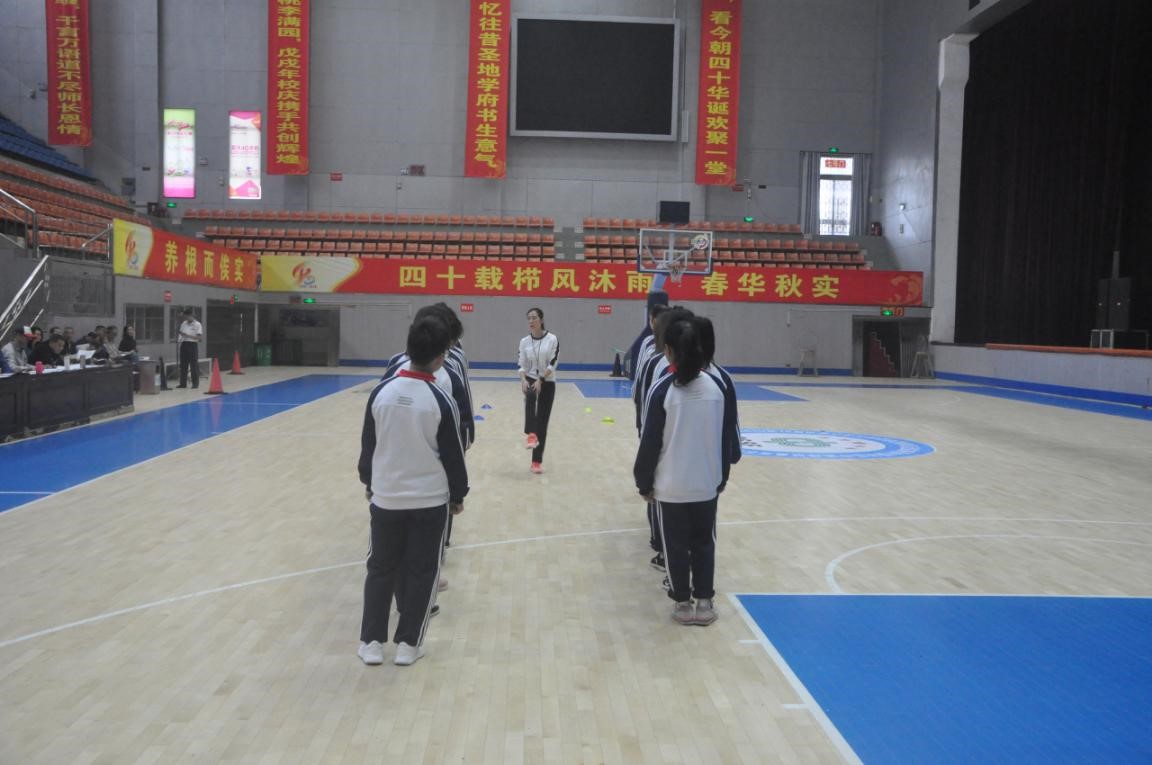 汤萍萍老师动作示范讲解