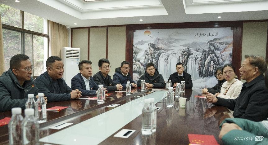 (聆听韶山村党委第一书记毛雨时同志的专题党课)