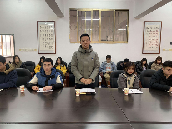 第九届全国大学生机械创新设计大赛一等奖获得者李程同学发言