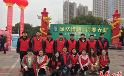 http://img1.voc.com.cn/UpLoadFile/2017/03/17/201703171036541433.png