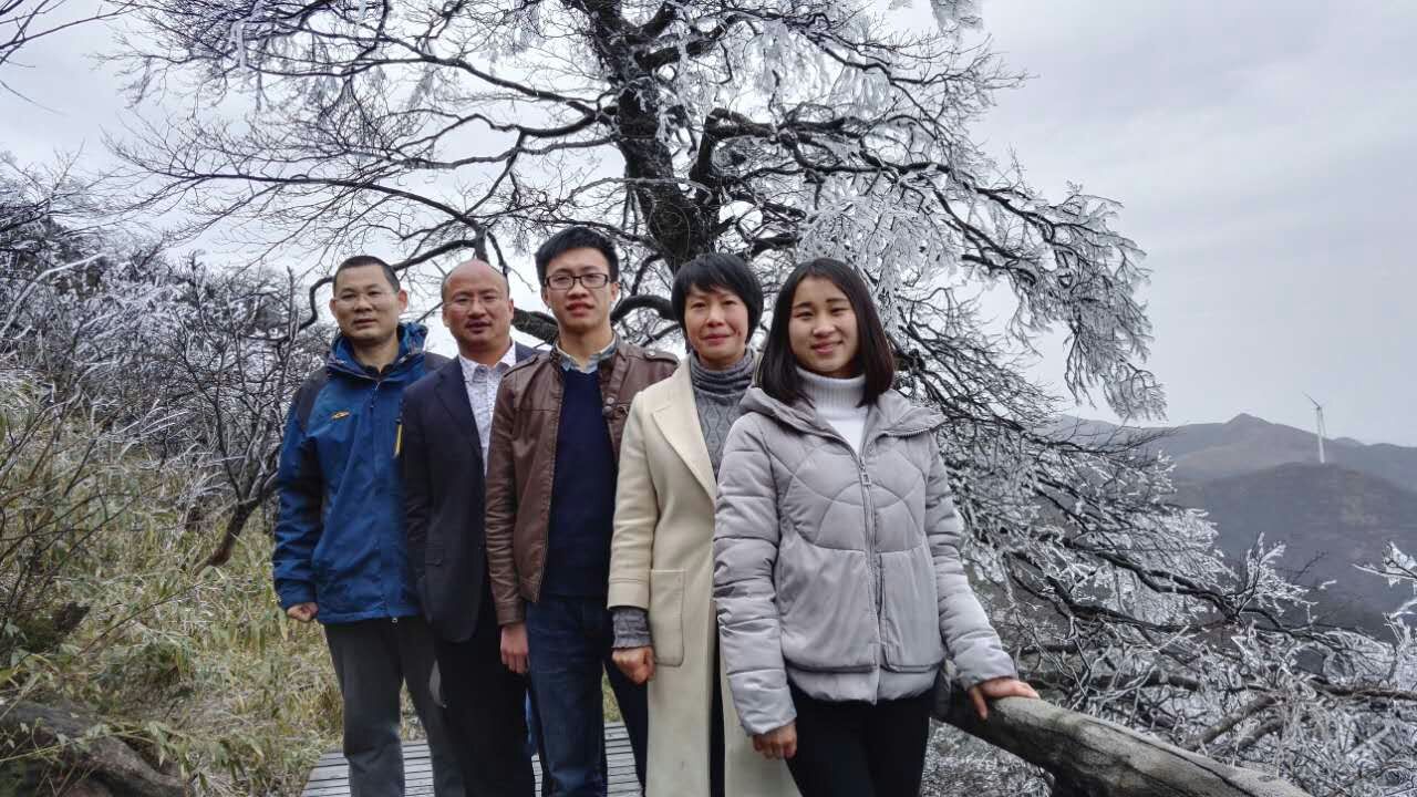 山顶雾凇