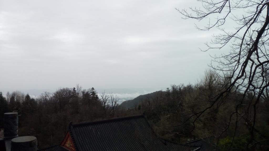 古寺鸟瞰云海