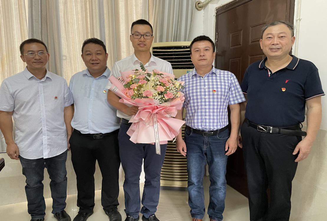 慰问林鹏老师