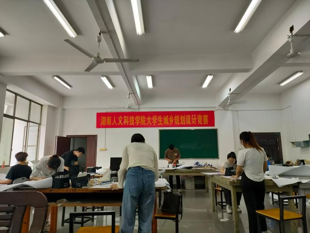 图二:我校校赛参赛选手的比赛现场
