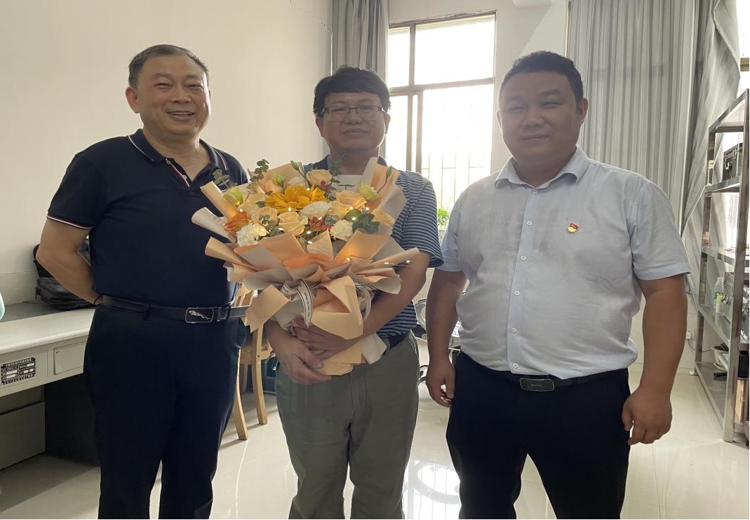 慰问潘树林教授