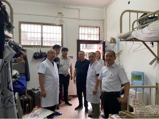 http://www.huhst.edu.cn/__local/7/A3/7D/A0DB5813B49A0D4C5A051170C20_C6439A68_E18D0.png
