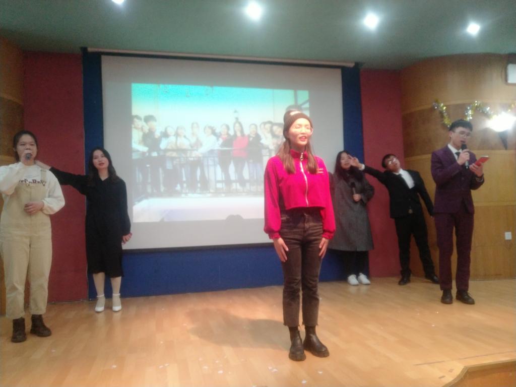 手语表演