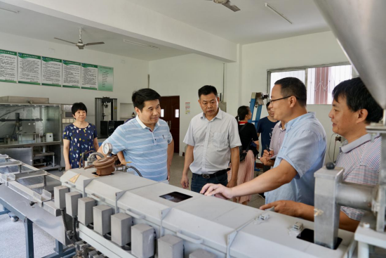 http://www.huhst.edu.cn/__local/A/9F/93/76C04656CC6DECB62A2BA7E0A70_4CA62E85_C58D0.png