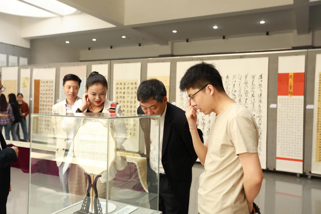 (图从左至右为陆序彦、童玲、(谢光绎、蒋全顺)
