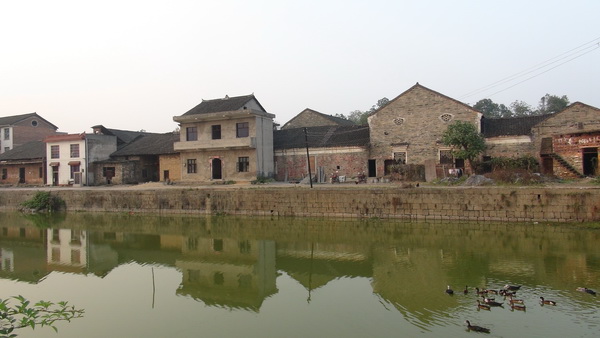 周探科教授等一行到涟源三甲杨家滩等地考察古建筑群