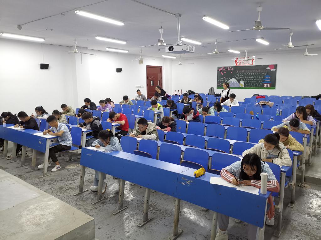 遴选笔试现场