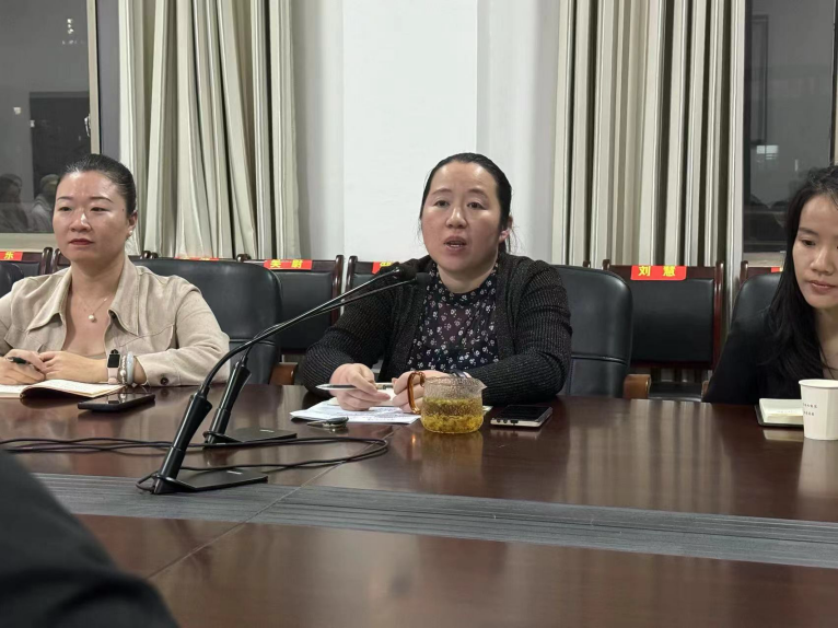 (刘纲华书记发表讲话)