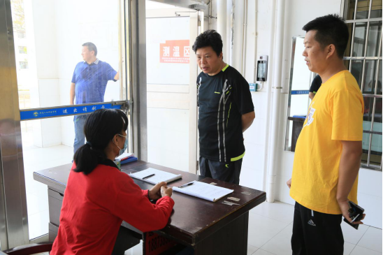 http://www.huhst.edu.cn/__local/F/32/09/F17C44DC2BAEB6EFF9B1B51F088_F3CA1E93_C3C2A.png